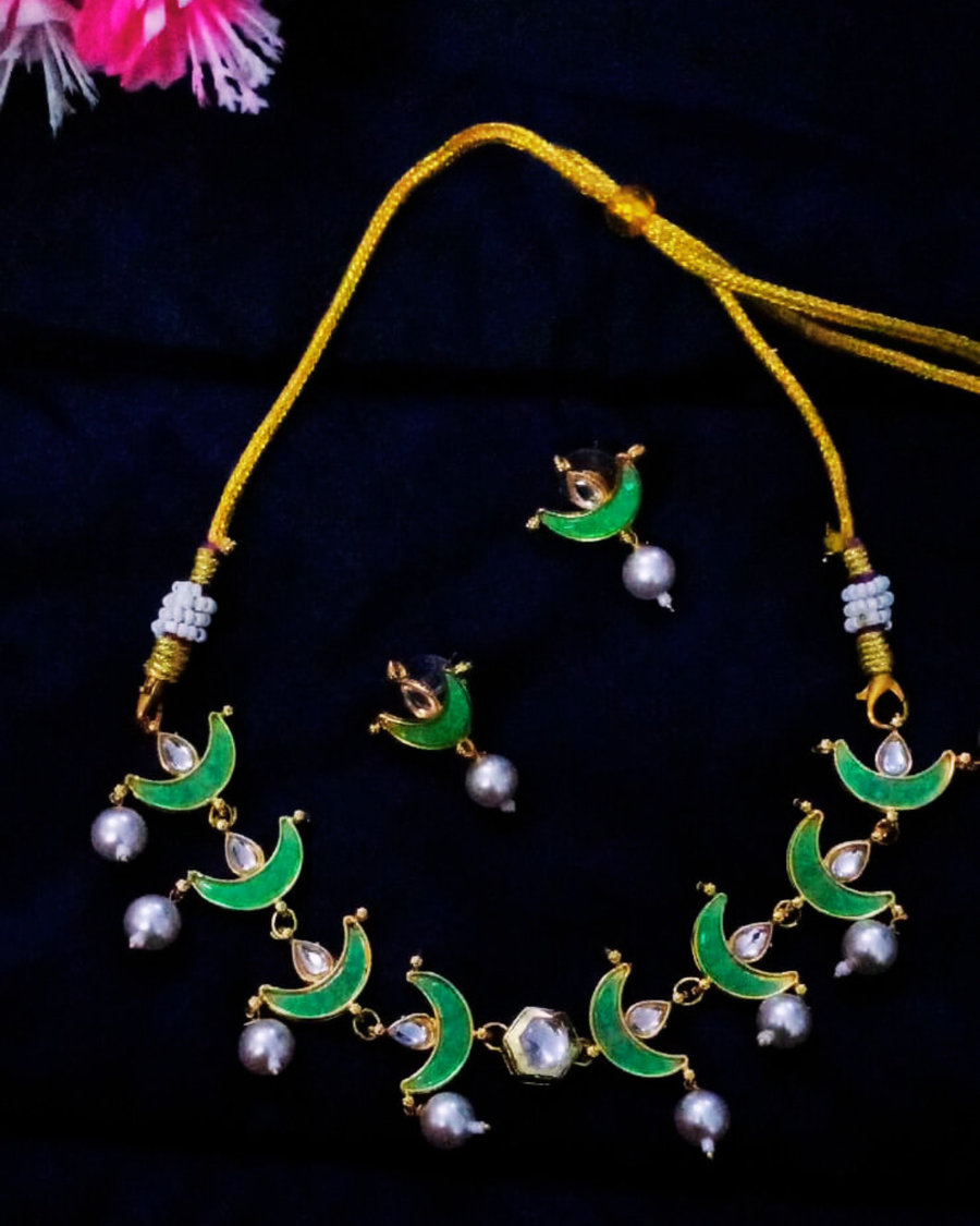 Green Chand Shape Kundan Neckless